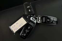 musta Audi A6 2023 kuva 32.