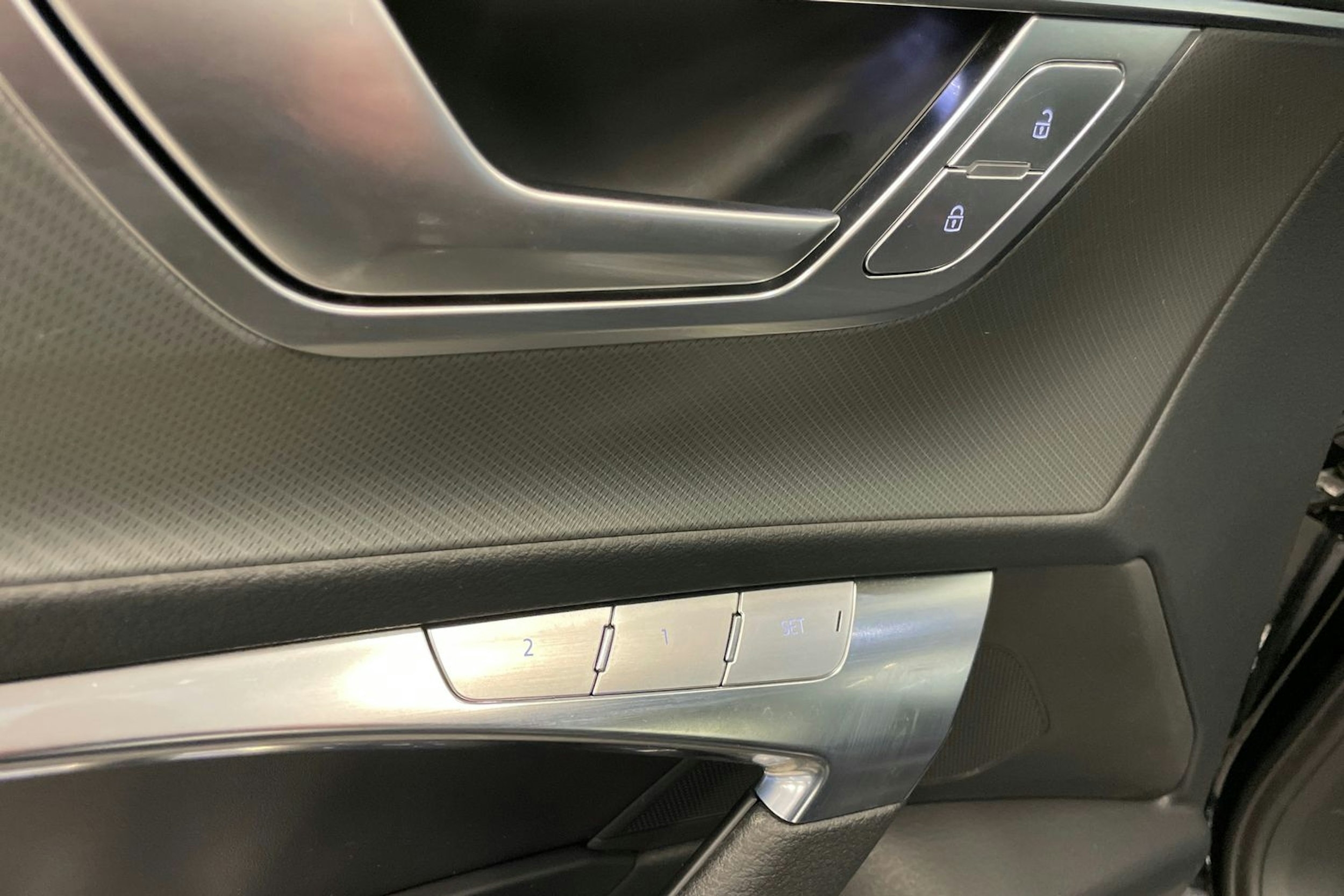 Musta Audi A6 2023 kuva 15.