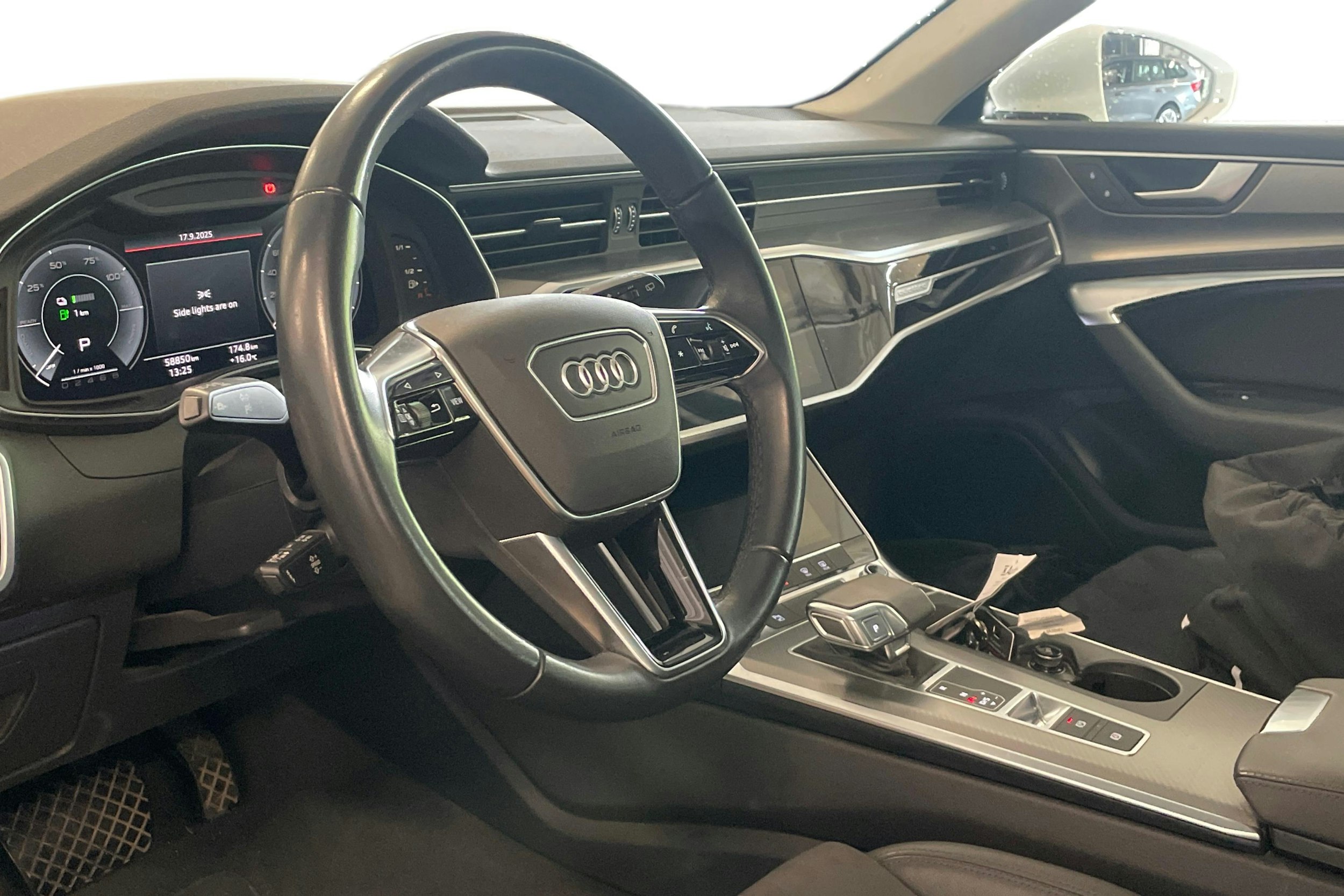 valkoinen Audi A6 2023 kuva 3.