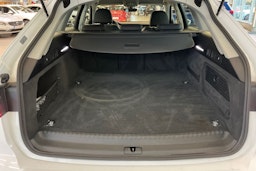 valkoinen Audi A6 2023 kuva 25.