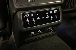 musta Audi A6 2023 kuva 16.
