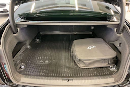 musta Audi A6 2023 kuva 19.