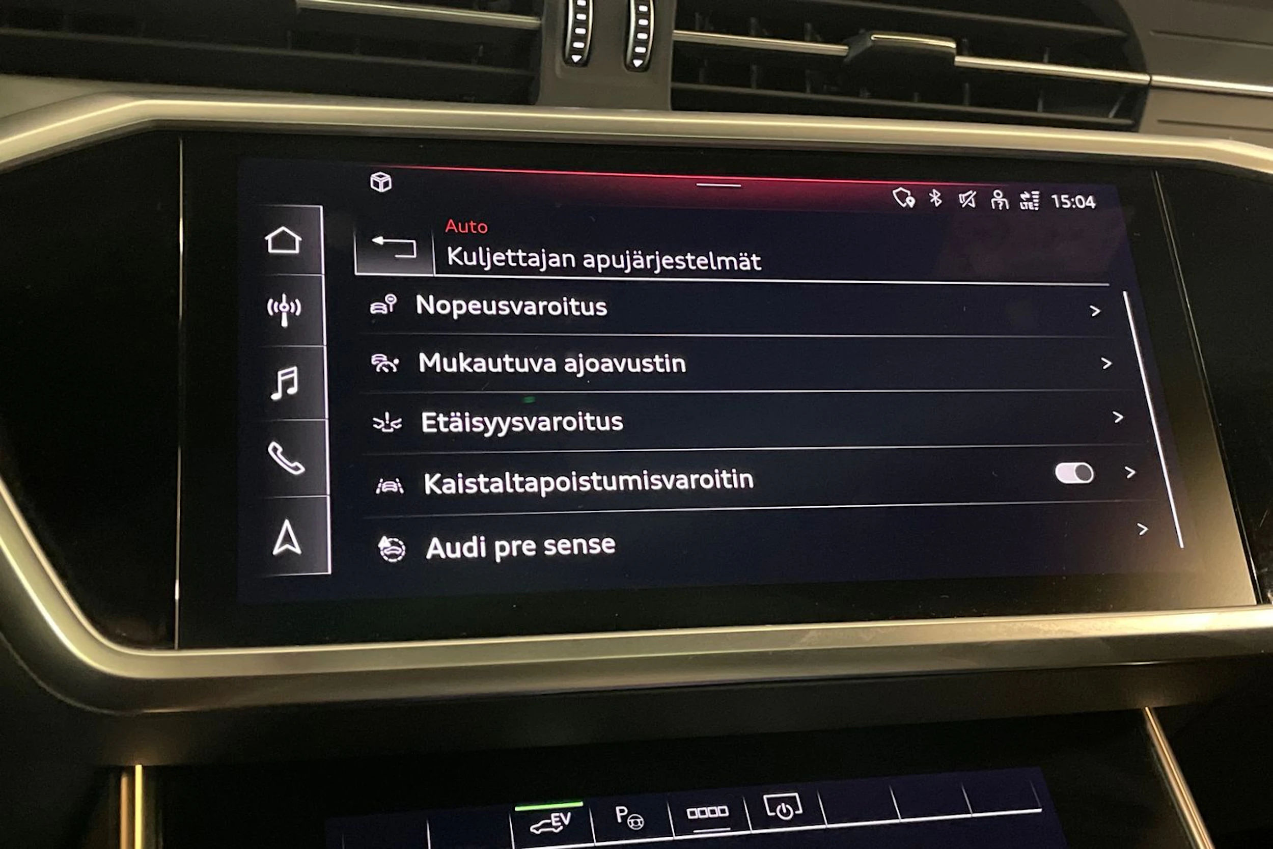 musta Audi A6 2023 kuva 26.