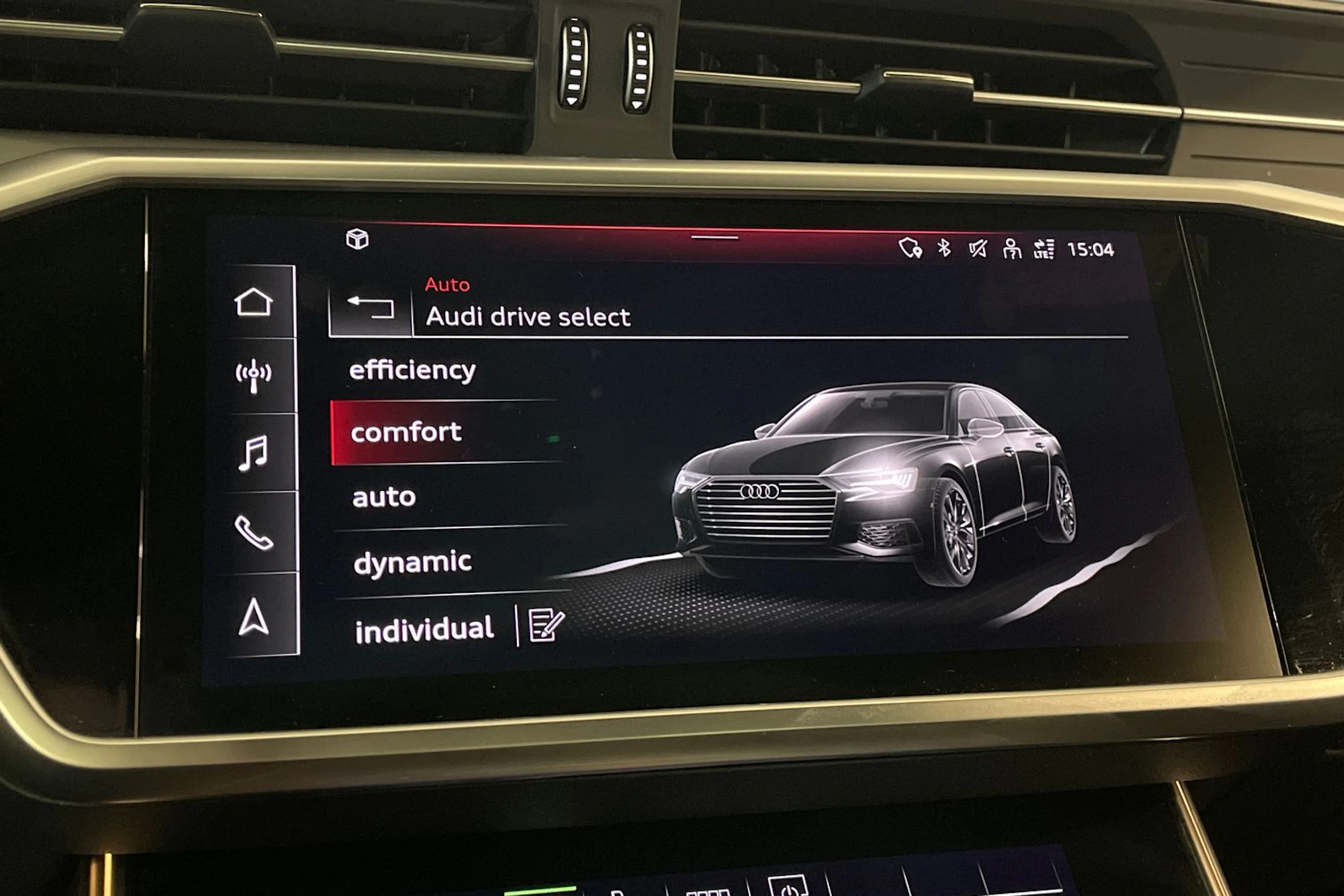 musta Audi A6 2023 kuva 27.