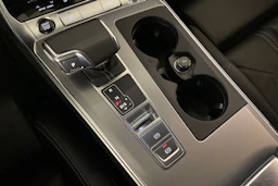 musta Audi A6 2023 kuva 30.