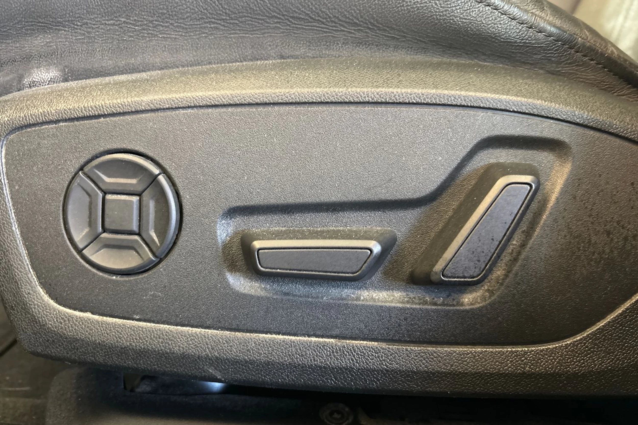 Harmaa Audi A6 2023 kuva 15.
