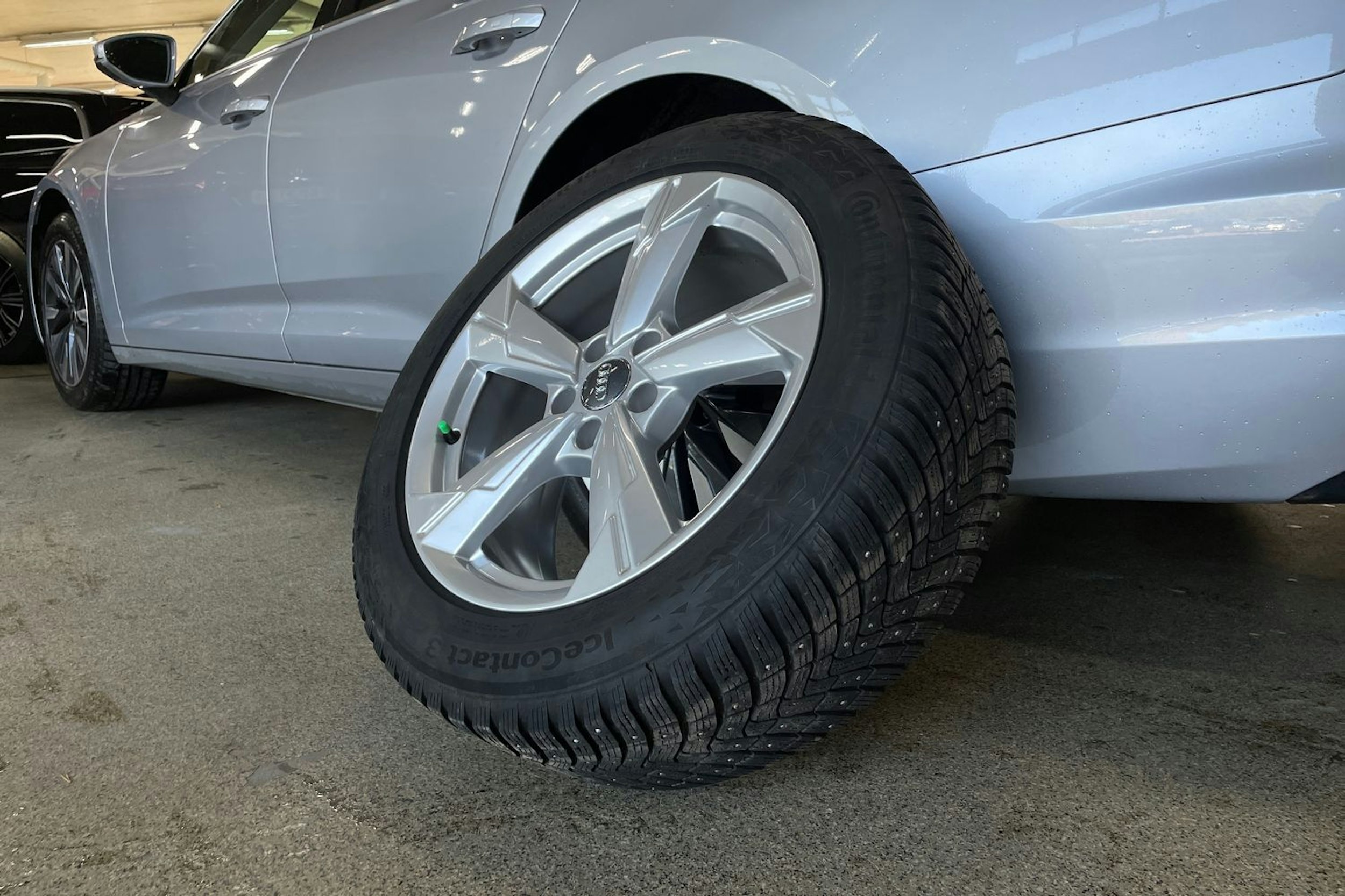 Harmaa Audi A6 2023 kuva 13.