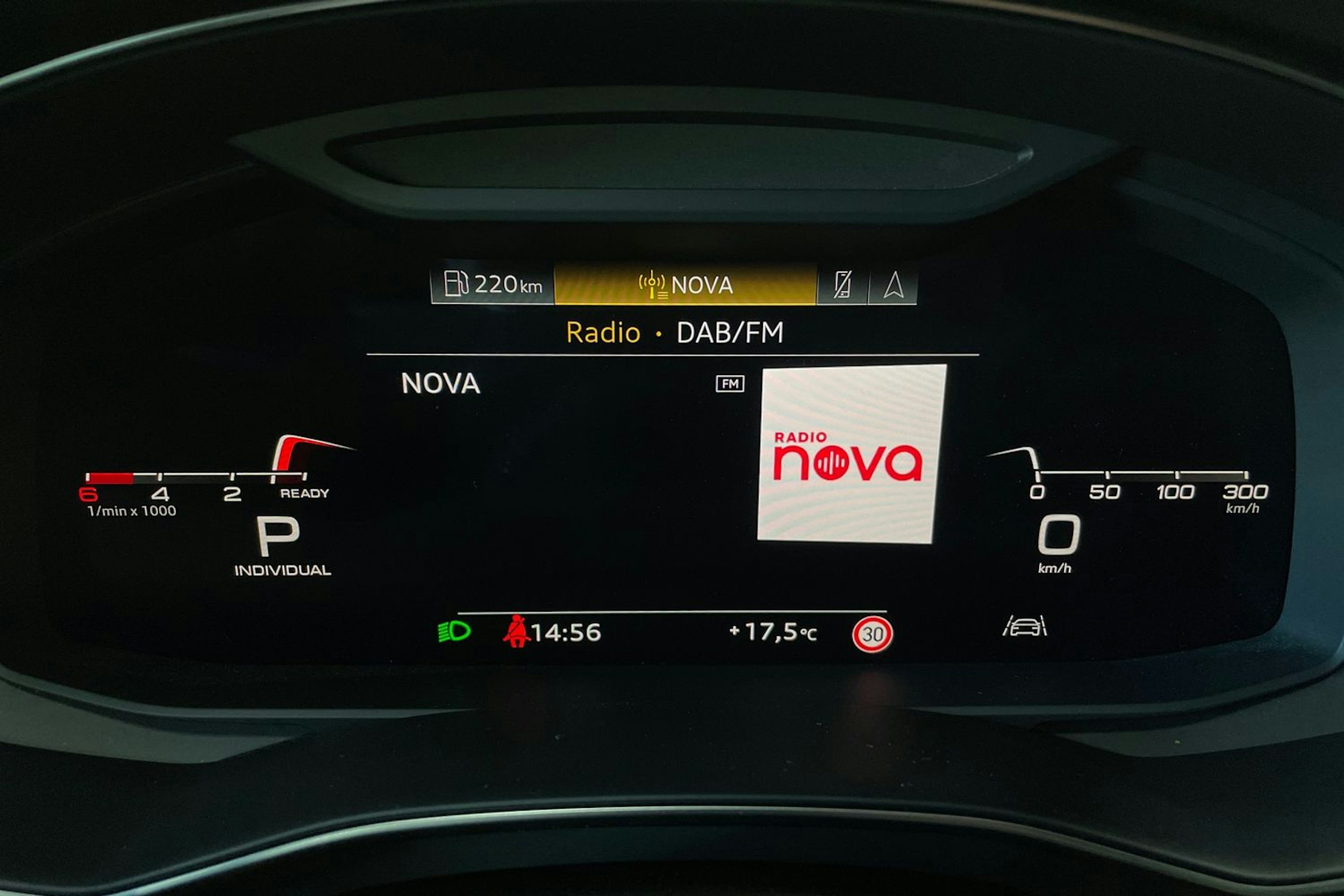 Harmaa Audi A6 2023 kuva 15.
