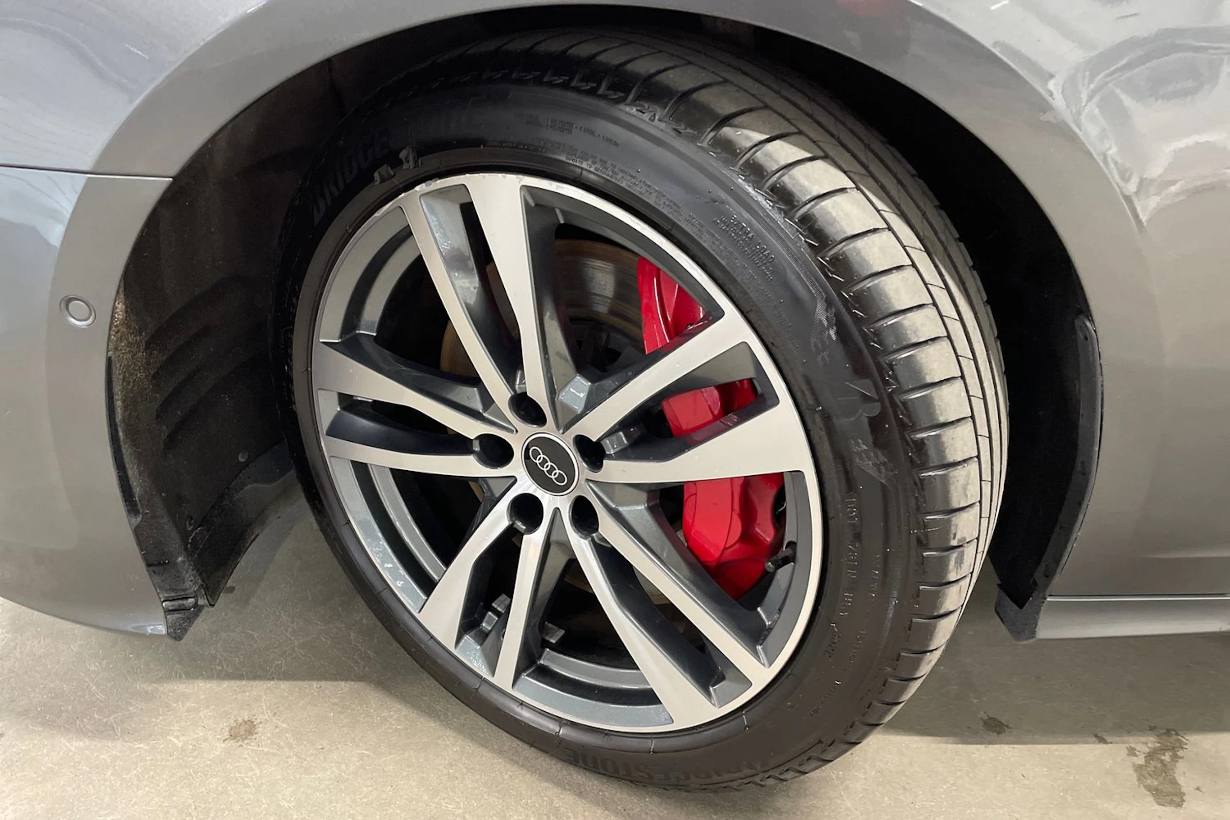 Harmaa Audi A6 2023 kuva 10.