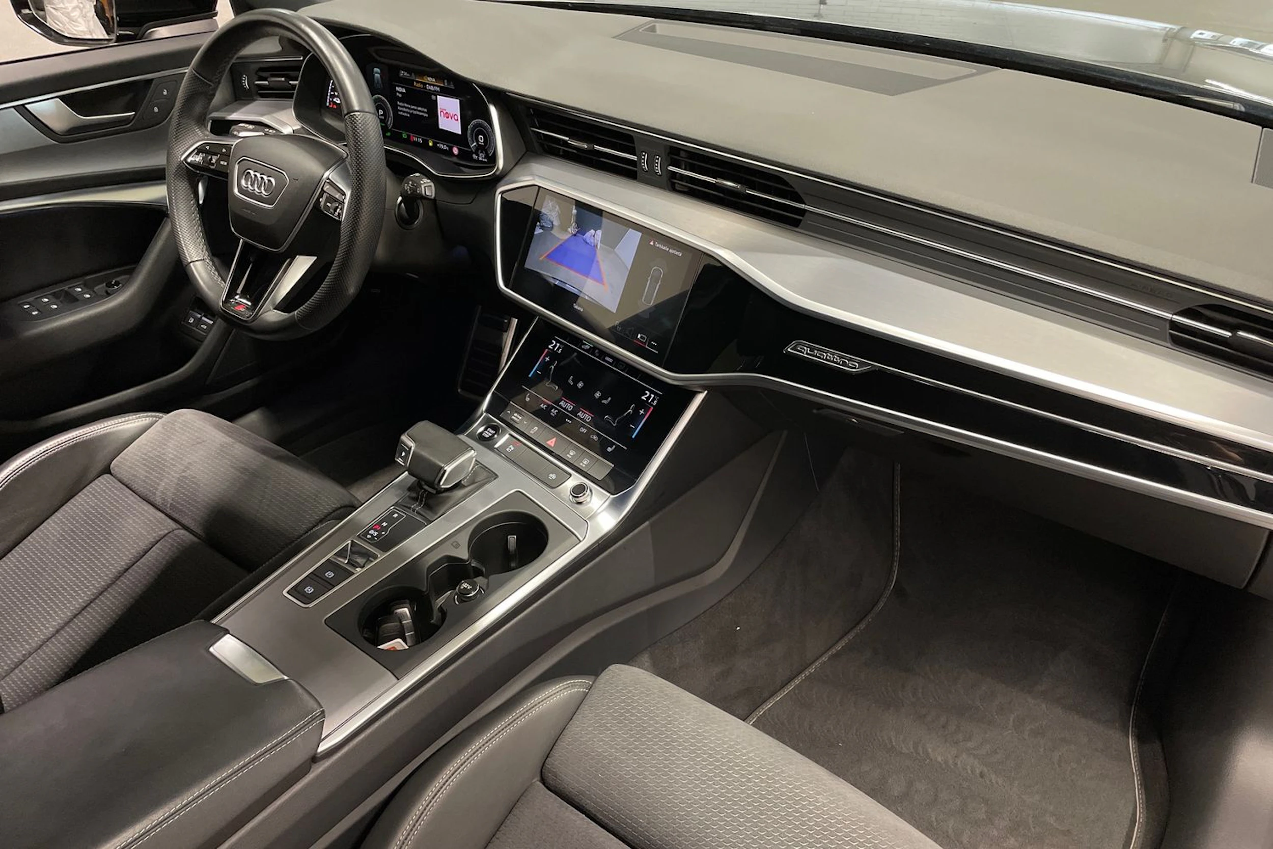Harmaa Audi A6 2023 kuva 28.