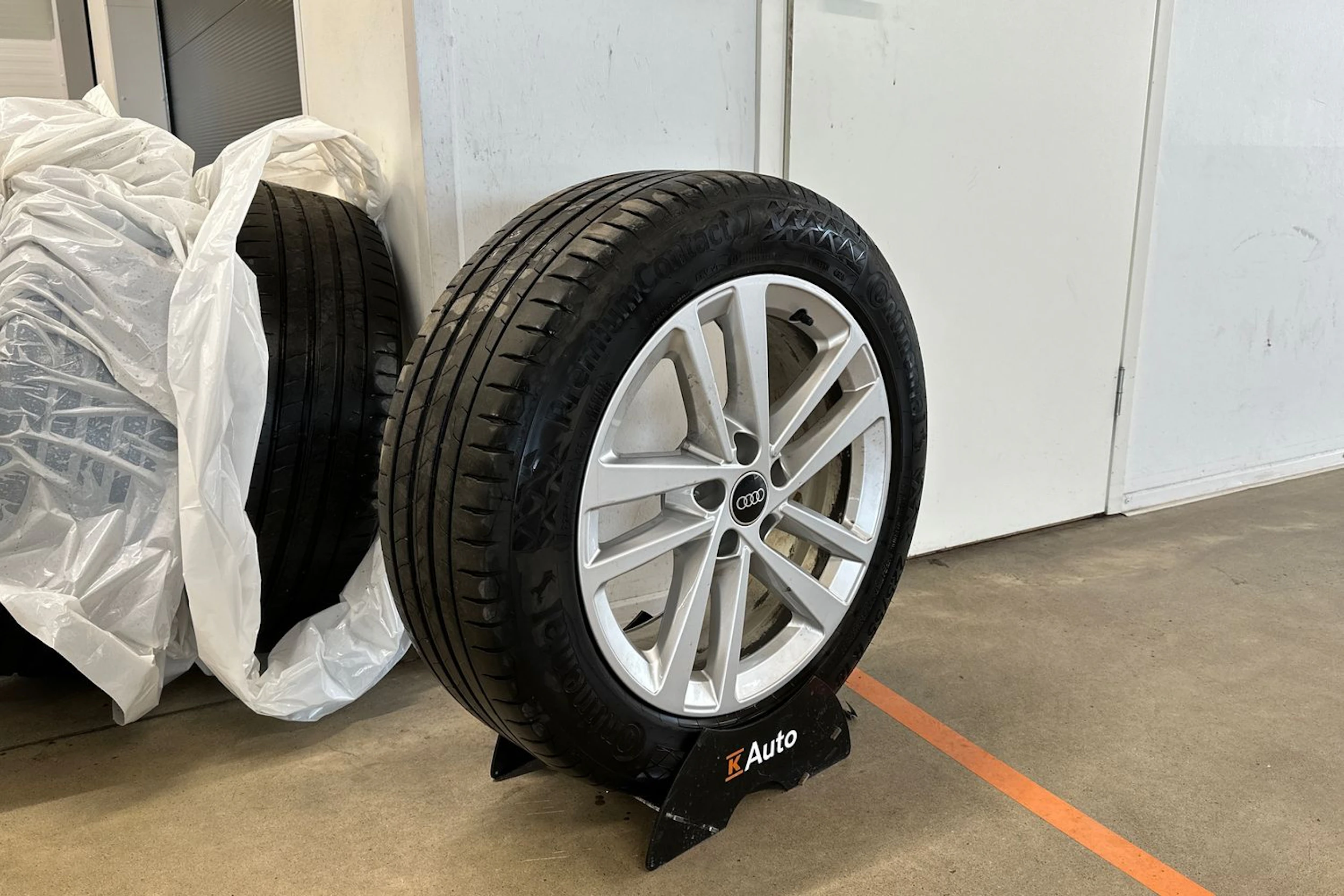 harmaa Audi A6 2023 kuva 10.