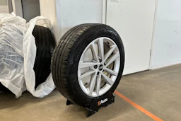 harmaa Audi A6 2023 kuva 10.