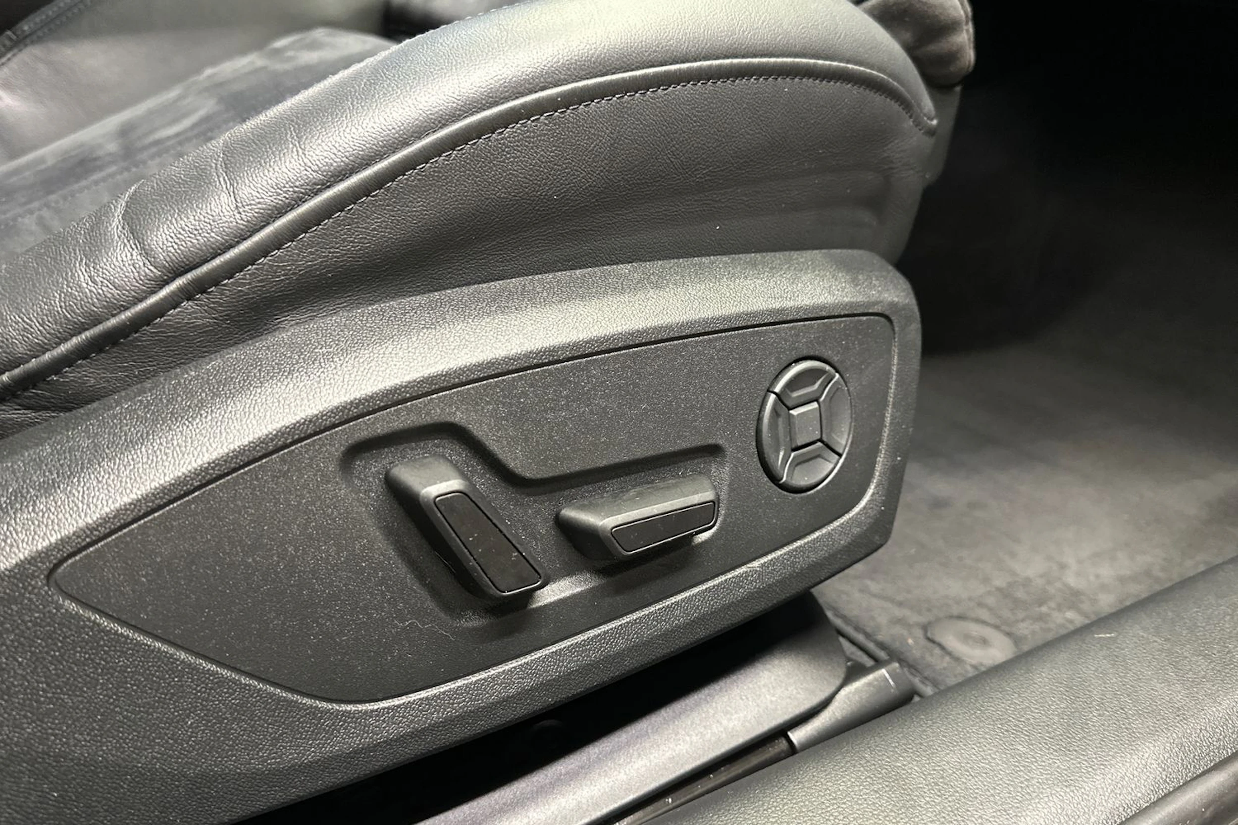 harmaa Audi A6 2023 kuva 12.