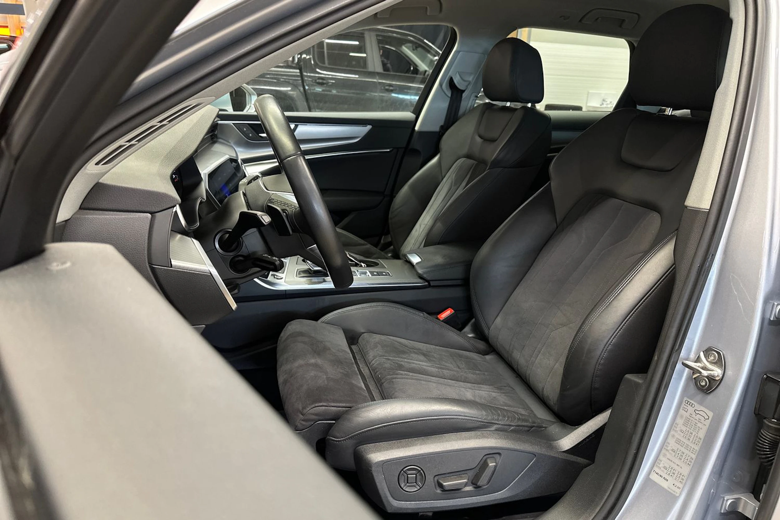 harmaa Audi A6 2023 kuva 14.