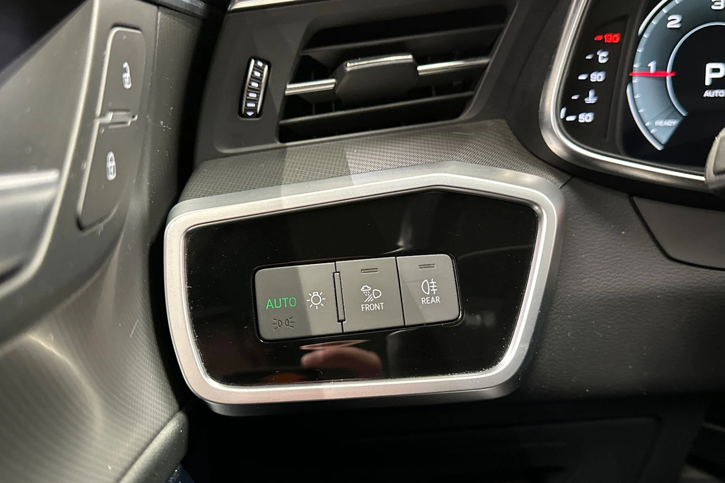 harmaa Audi A6 2023 kuva 29.