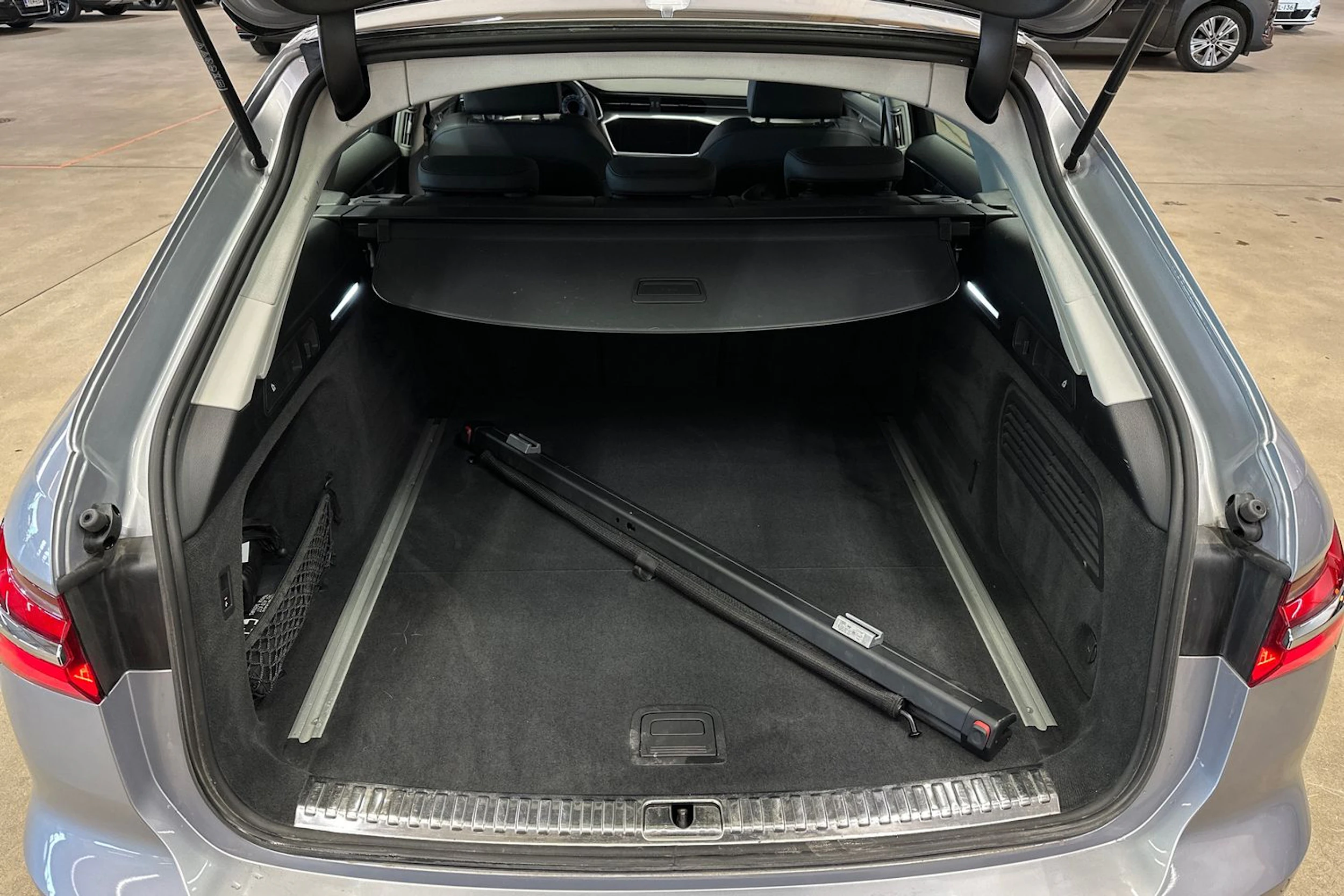 harmaa Audi A6 2023 kuva 31.