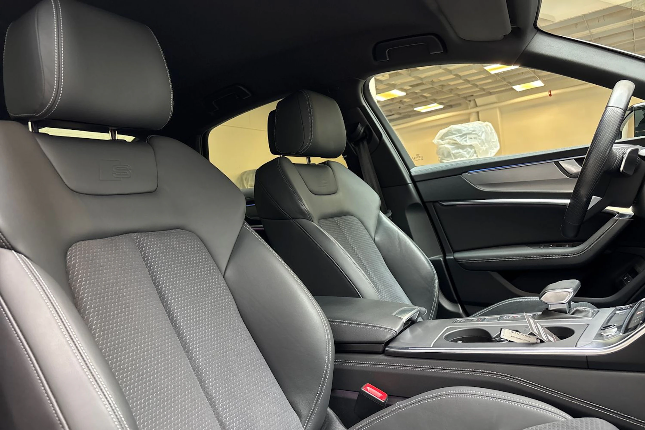 met. musta Audi A6 2023 kuva 24.