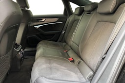 musta Audi A6 2023 kuva 10.