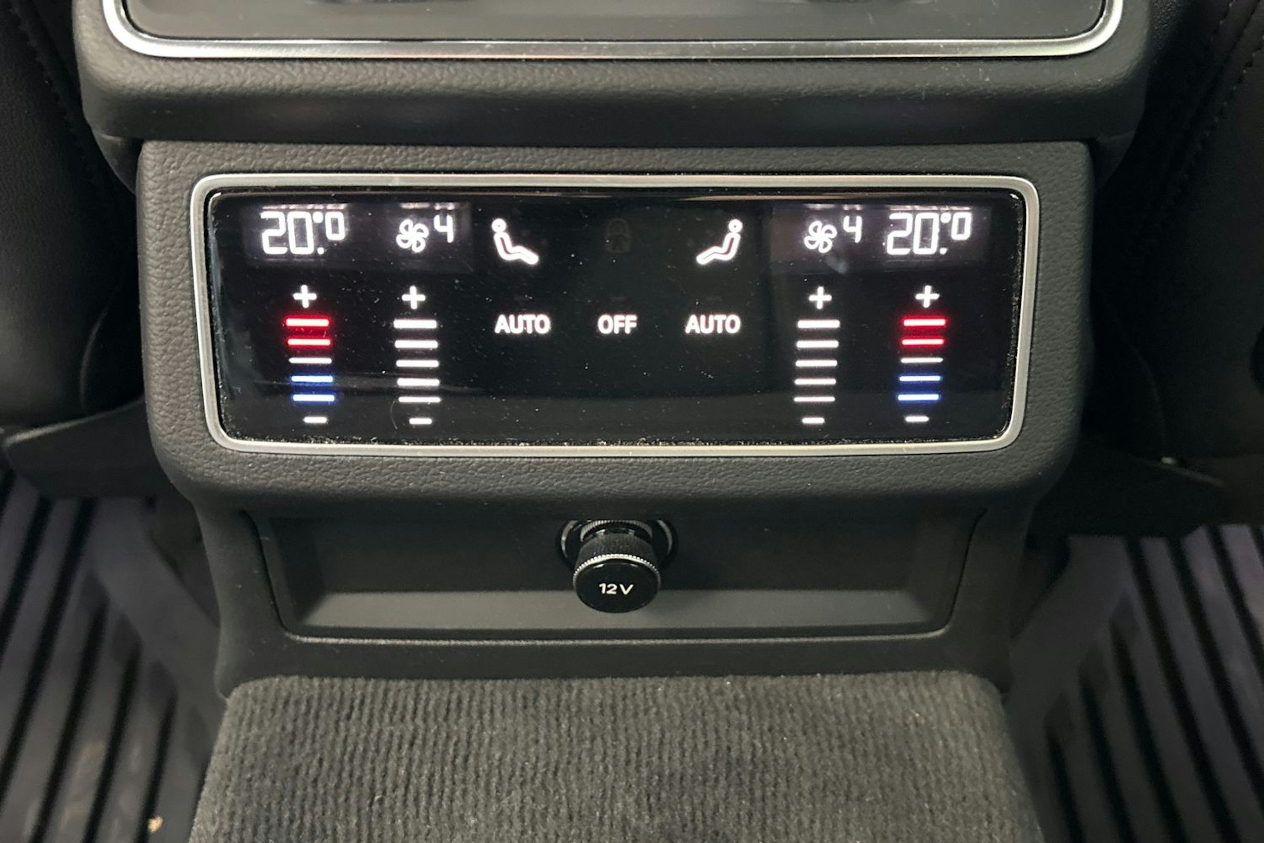 musta Audi A6 2023 kuva 18.