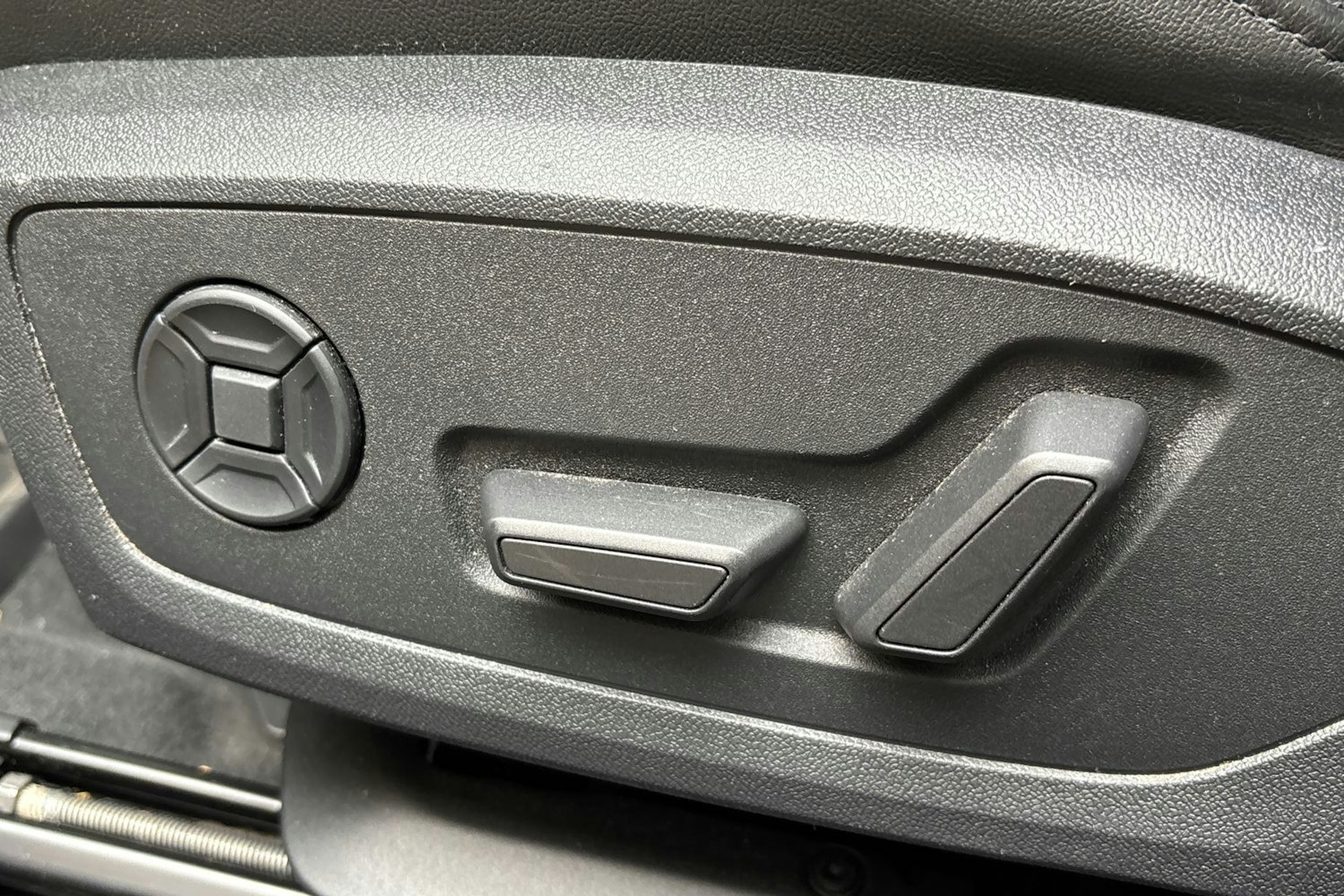 musta Audi A6 2023 kuva 19.