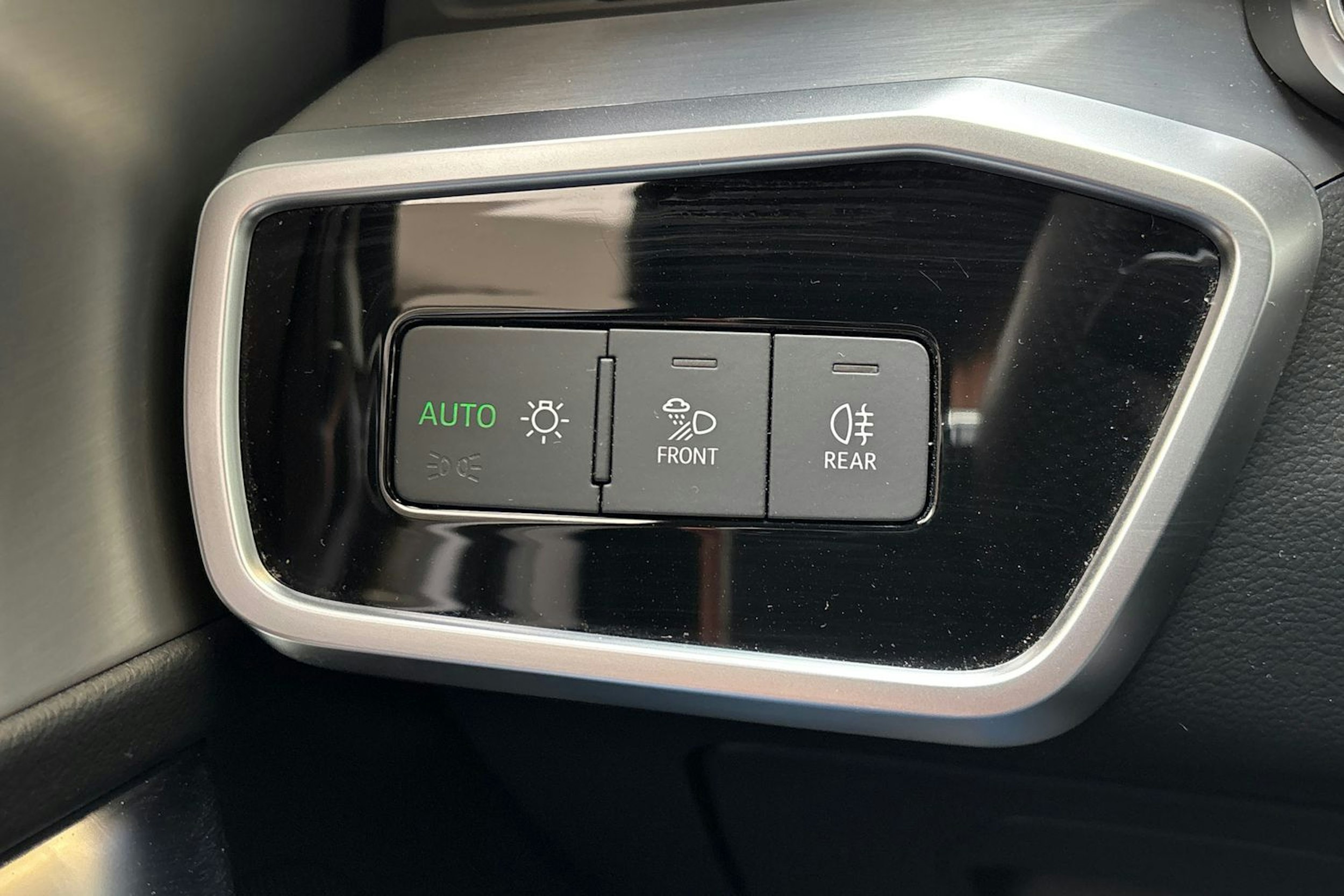 musta Audi A6 2023 kuva 21.