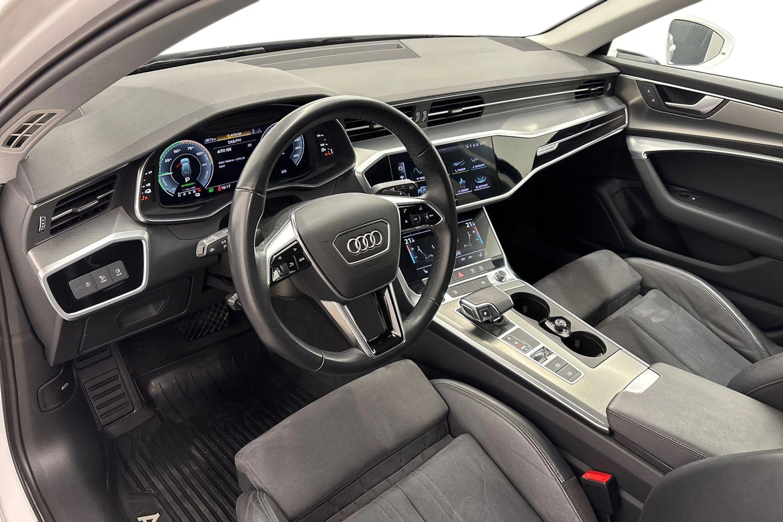 valkoinen Audi A6 2023 kuva 8.