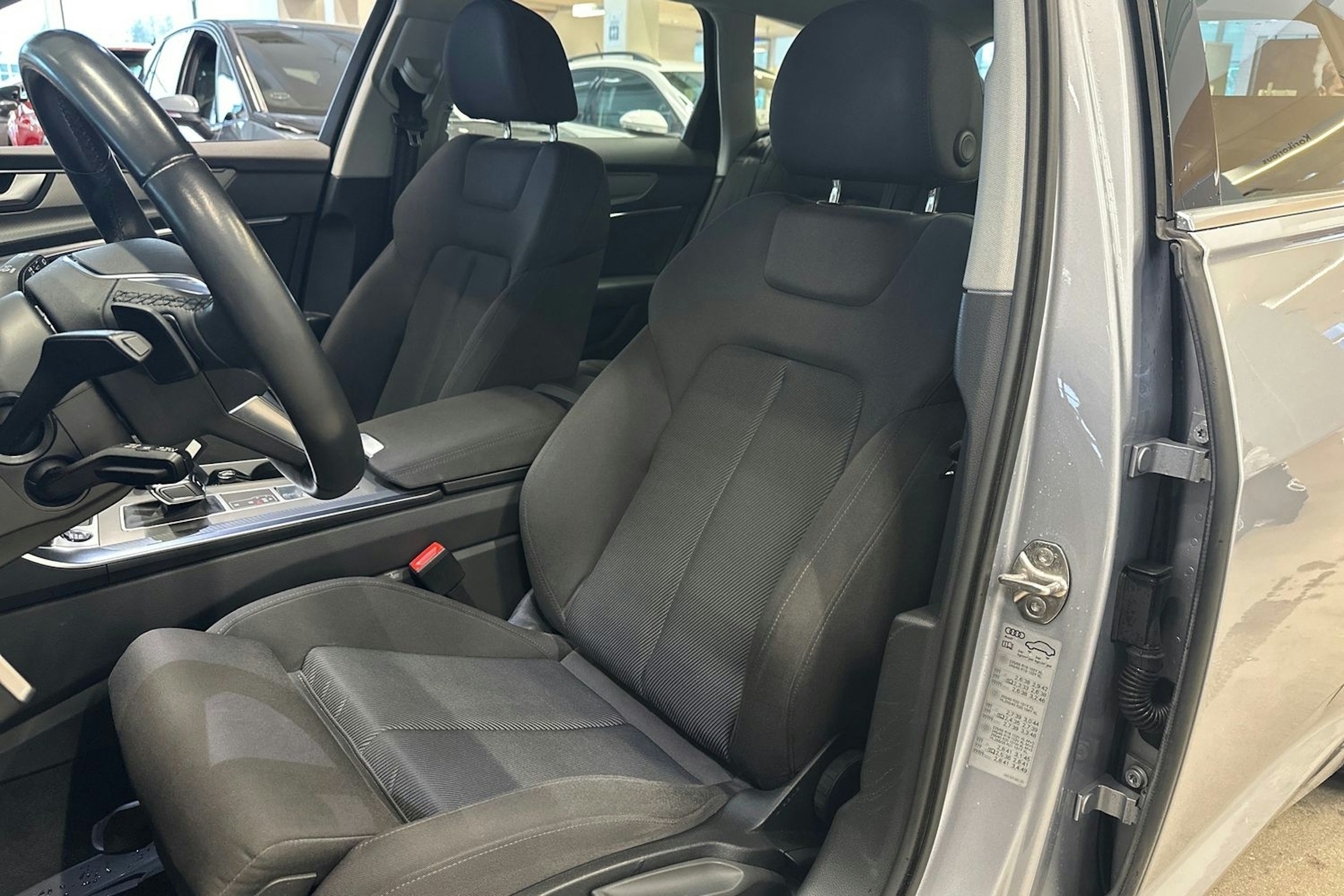 harmaa Audi A6 2023 kuva 14.