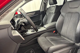 punainen Audi A6 2023 kuva 24.