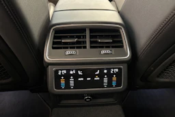 punainen Audi A6 2023 kuva 26.