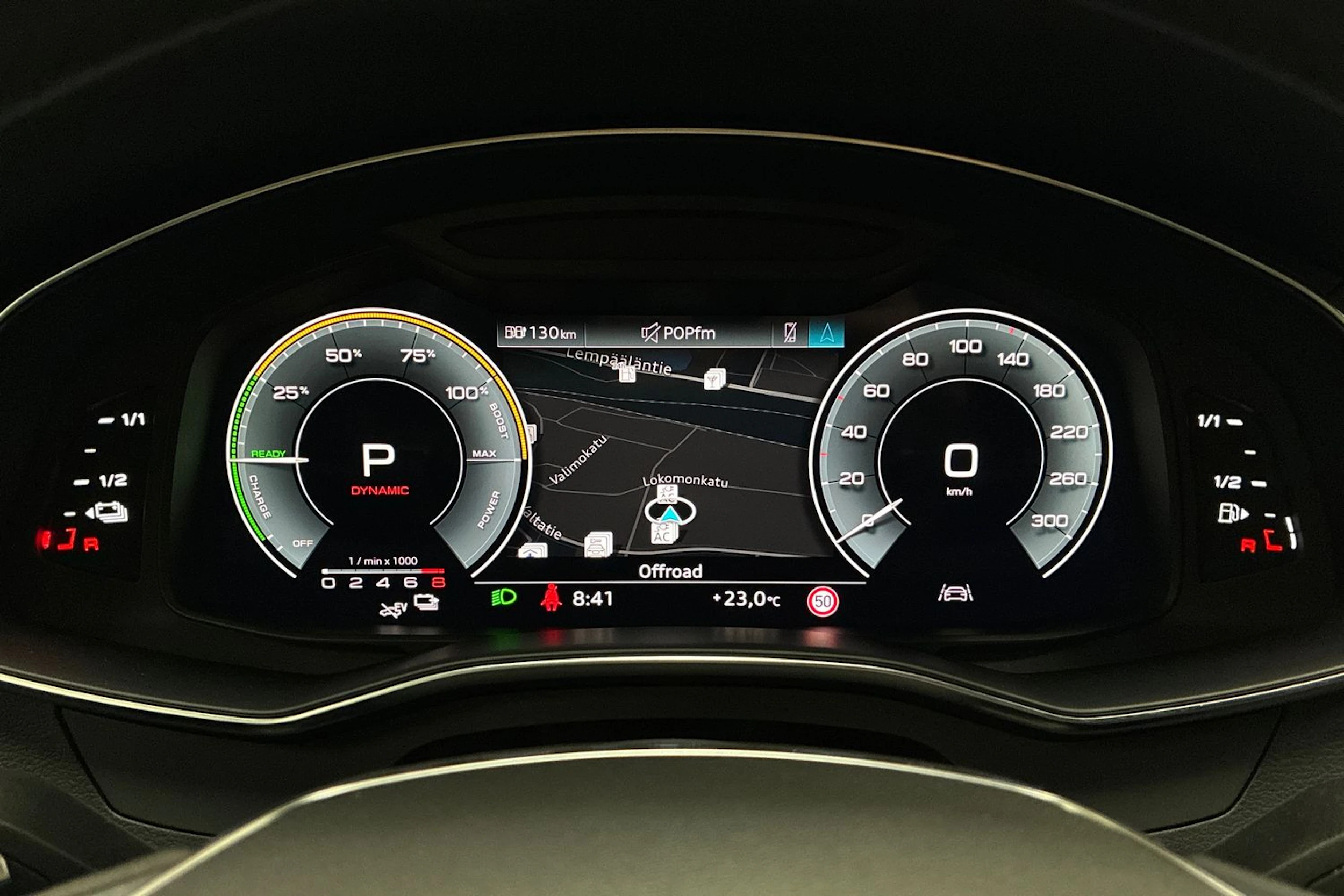 musta Audi A6 2023 kuva 12.