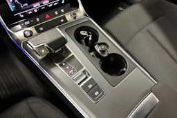 musta Audi A6 2023 kuva 21.