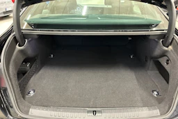musta Audi A6 2023 kuva 28.