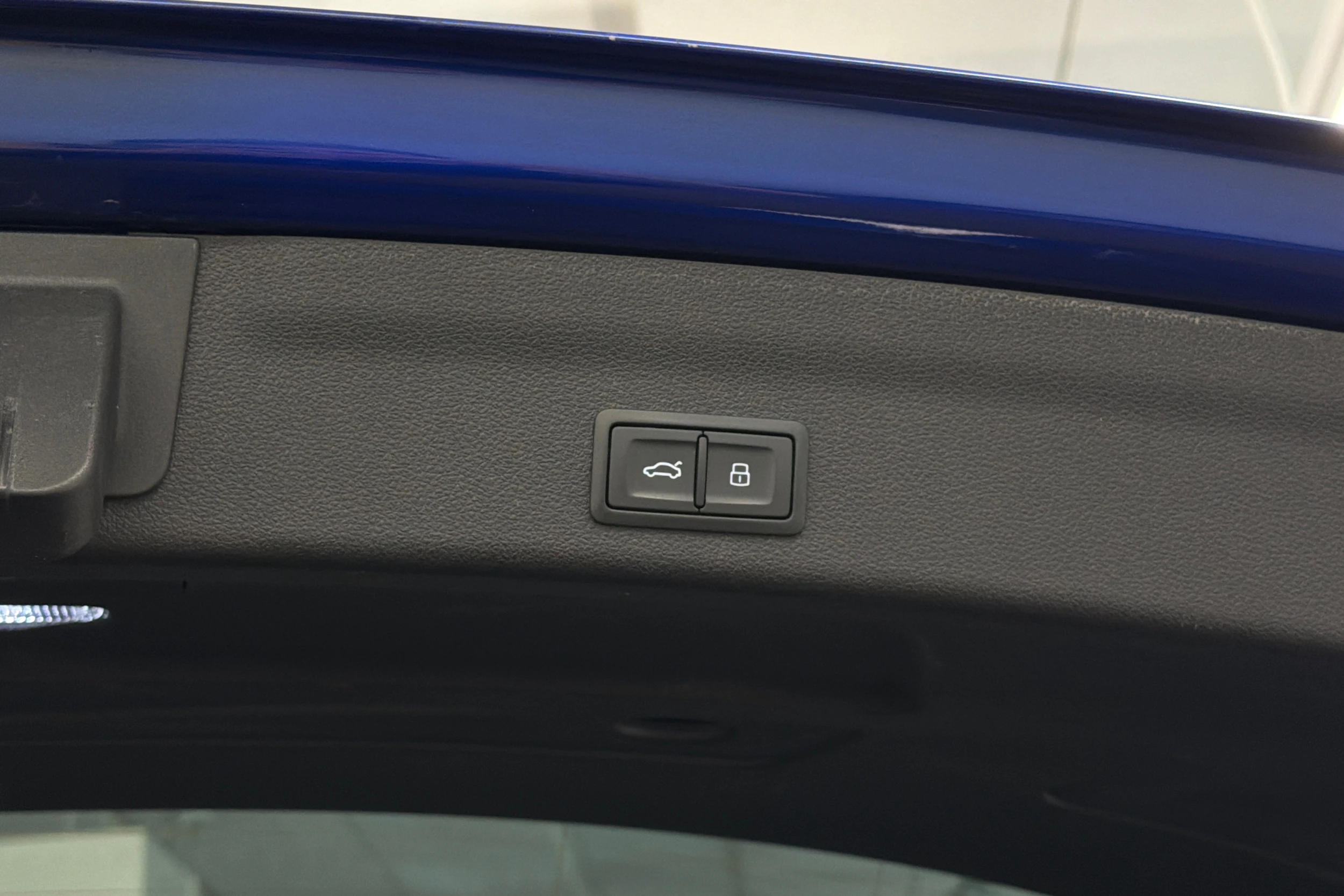 sininen Audi A6 2023 kuva 12.