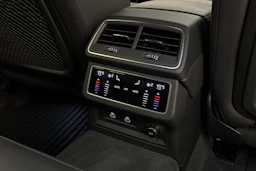 sininen Audi A6 2023 kuva 15.