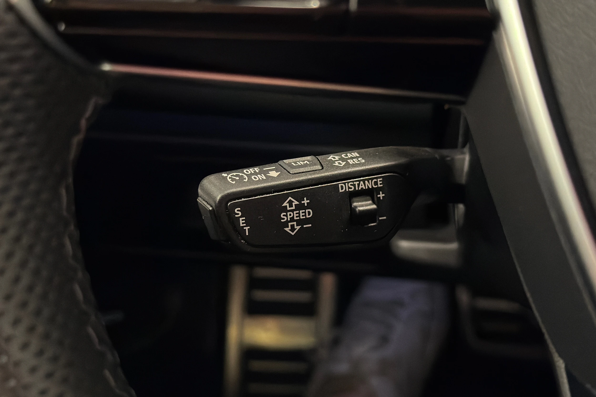 sininen Audi A6 2023 kuva 19.