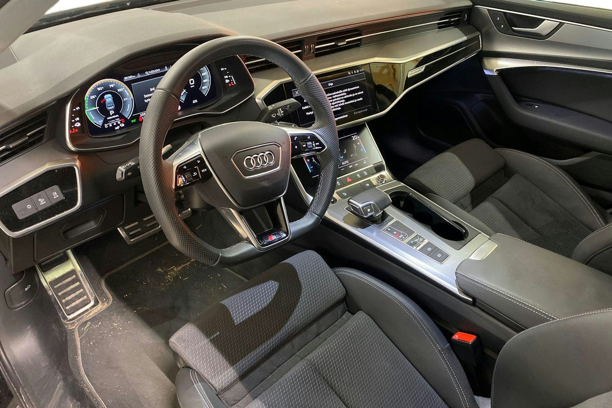 musta Audi A6 2023 kuva 3.