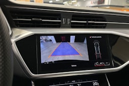 musta Audi A6 2023 kuva 21.
