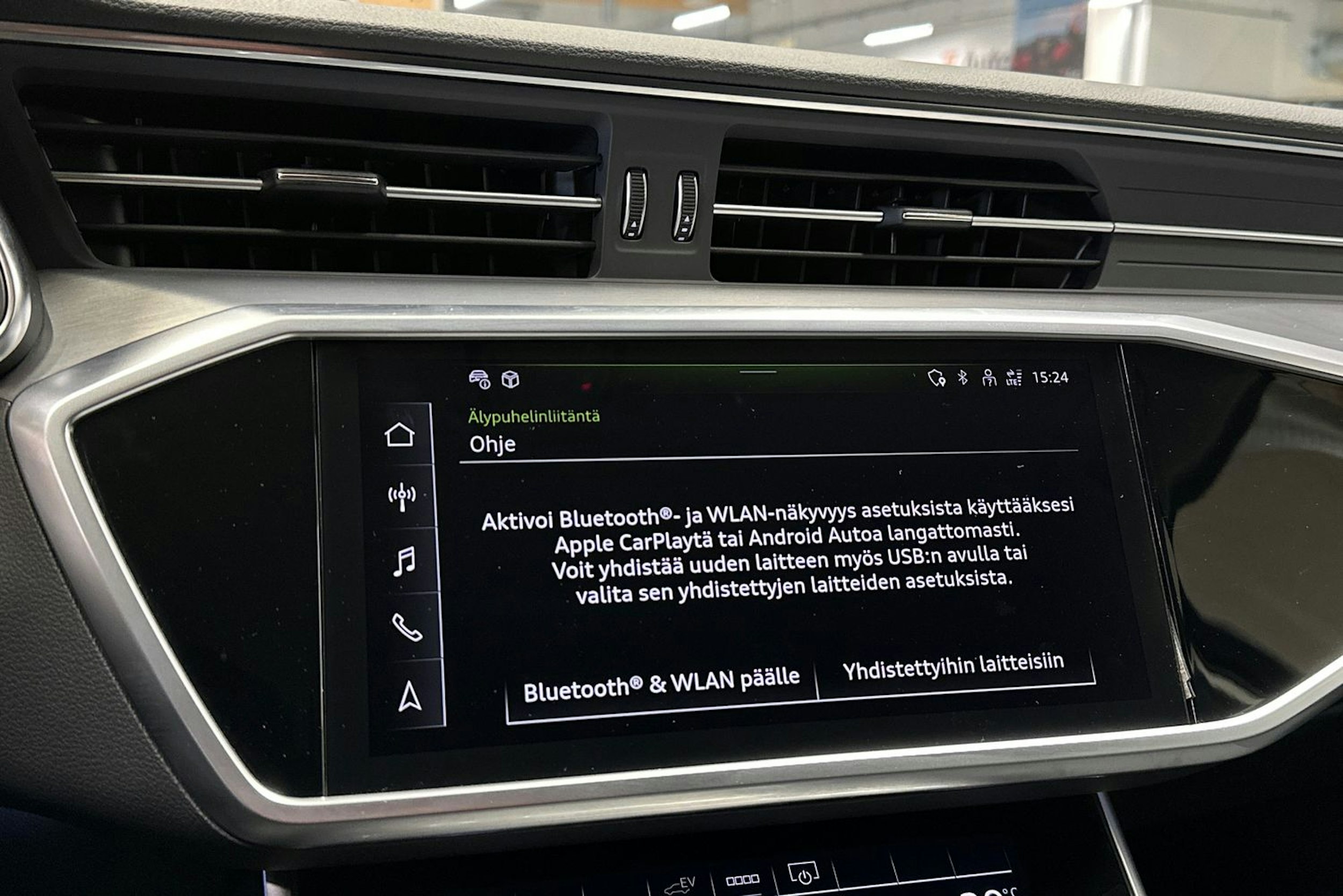 musta Audi A6 2023 kuva 23.
