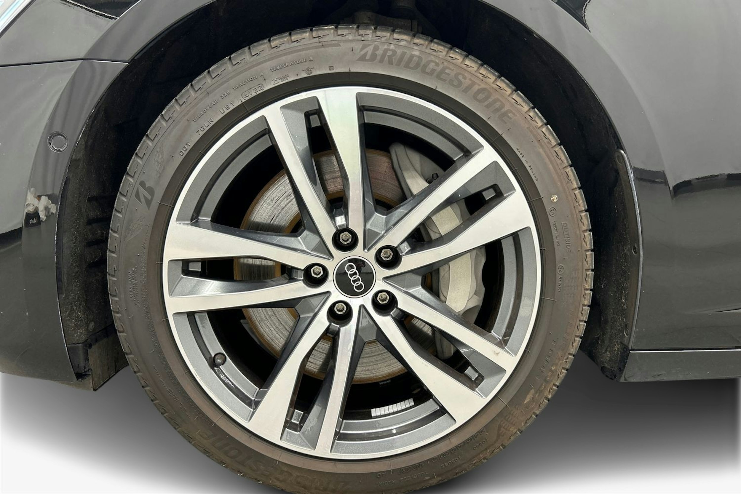 musta Audi A6 2023 kuva 11.