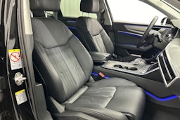 musta Audi A6 2023 kuva 14.