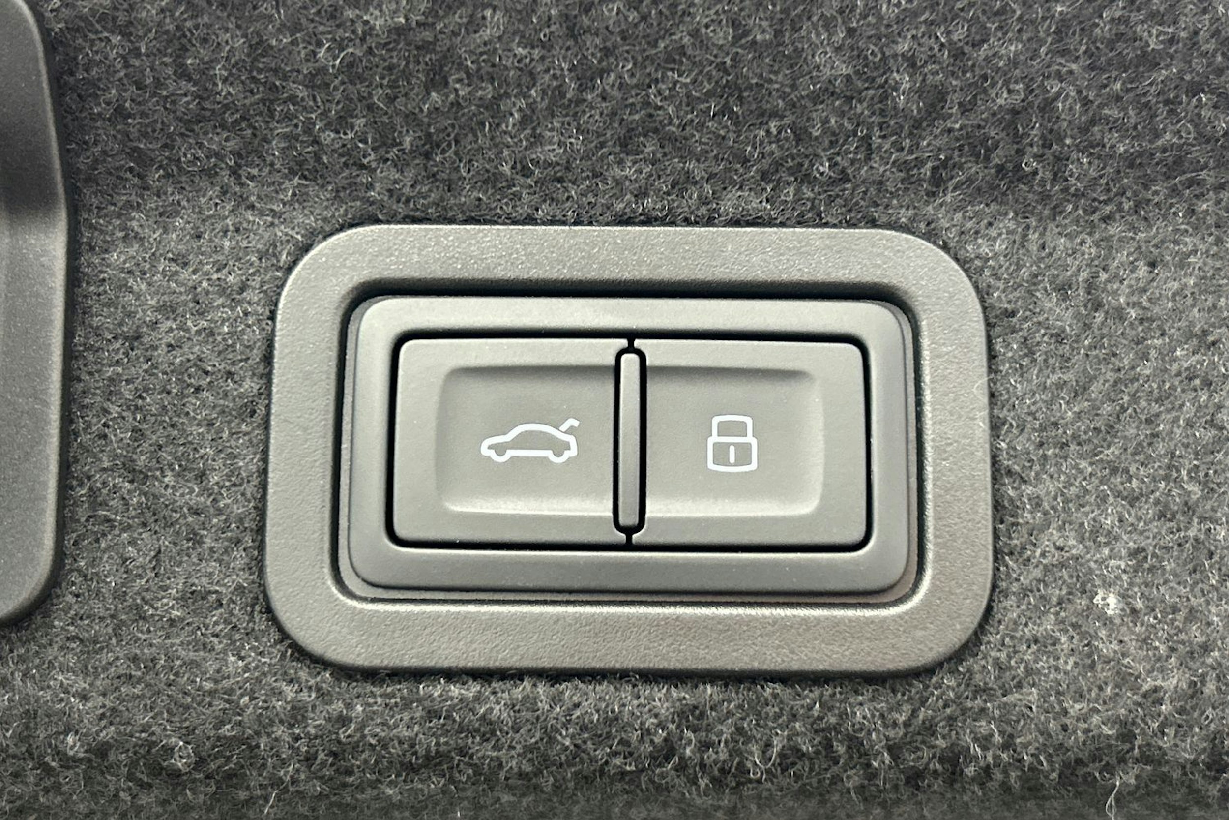 musta Audi A6 2023 kuva 17.