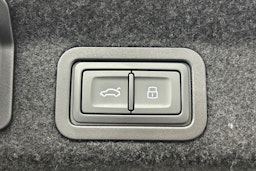 musta Audi A6 2023 kuva 17.