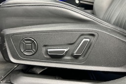 musta Audi A6 2023 kuva 18.