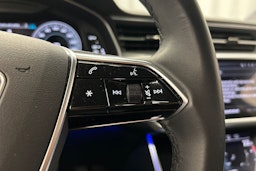 musta Audi A6 2023 kuva 23.
