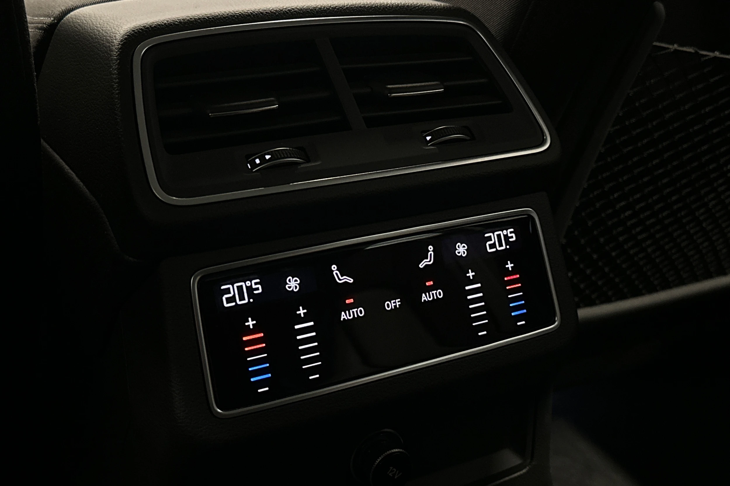 musta Audi A6 2024 kuva 18.