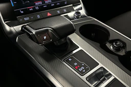 musta Audi A6 2024 kuva 31.