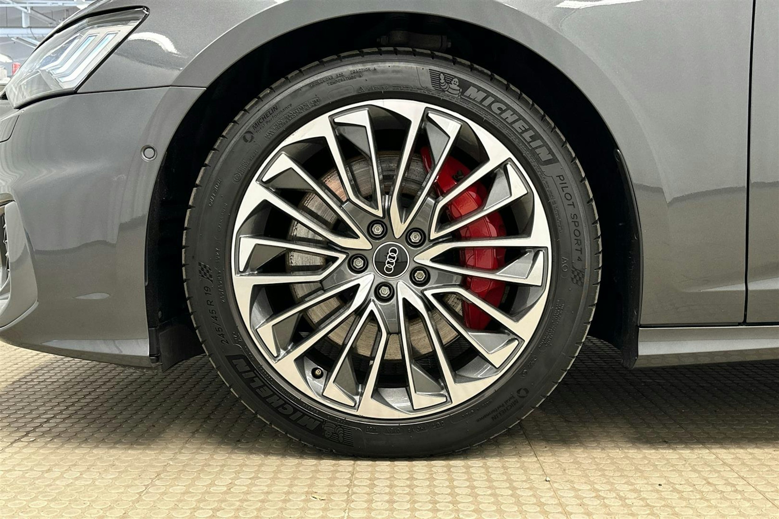 harmaa Audi A6 2024 kuva 30.