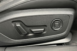 musta Audi A6 2024 kuva 18.