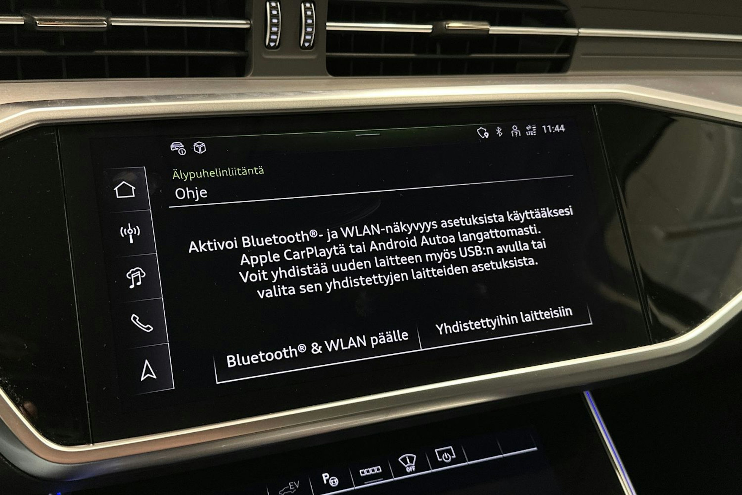 musta Audi A6 2024 kuva 28.