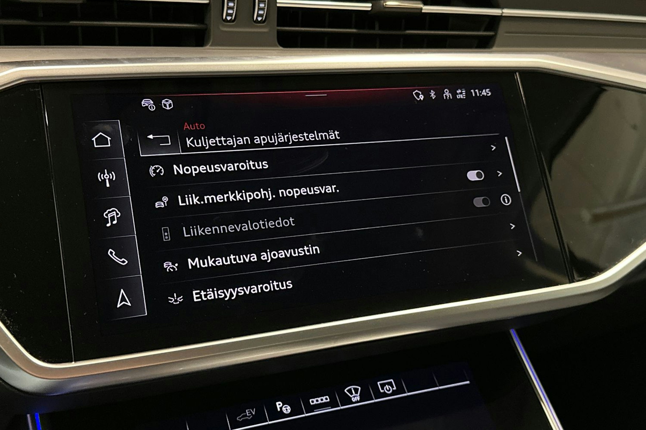 musta Audi A6 2024 kuva 31.